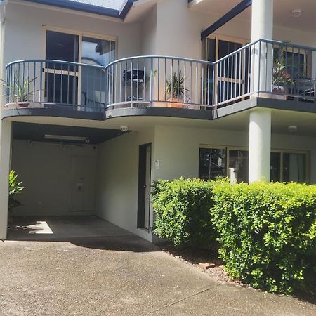 La Villa At Beach Court Airlie Beach Exterior photo