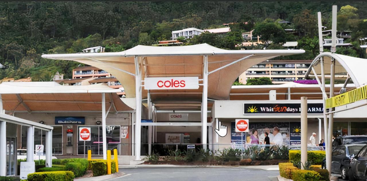 La Villa At Beach Court Airlie Beach Exterior photo